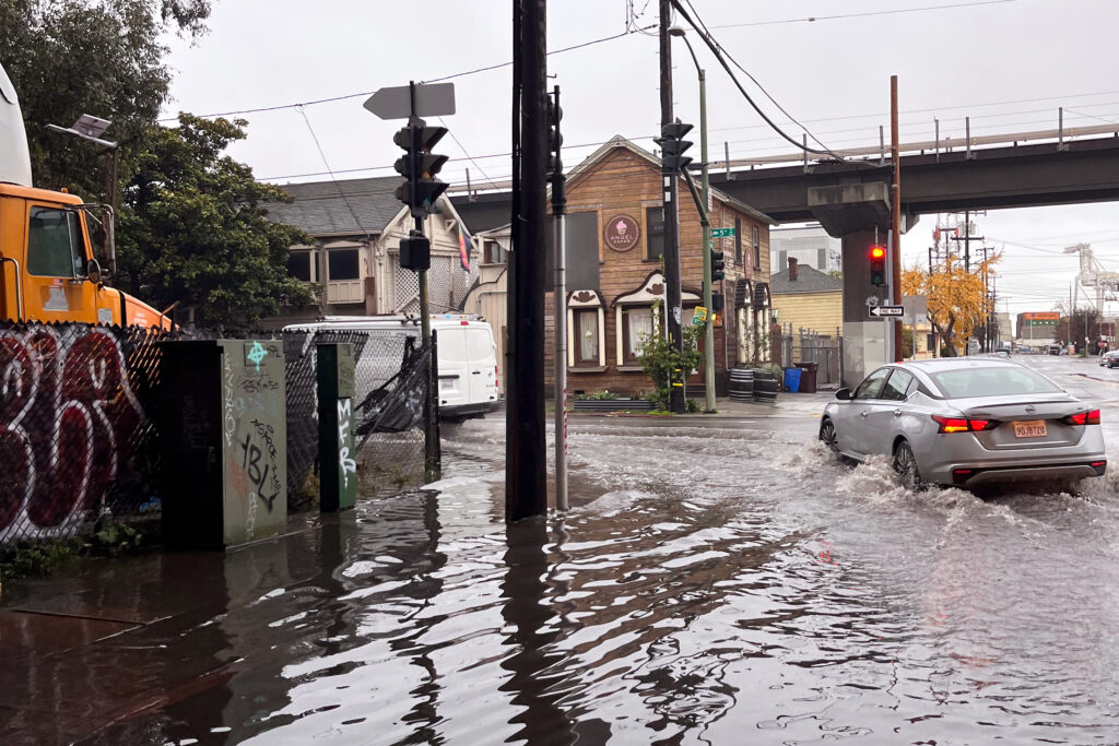 flood in oakland street